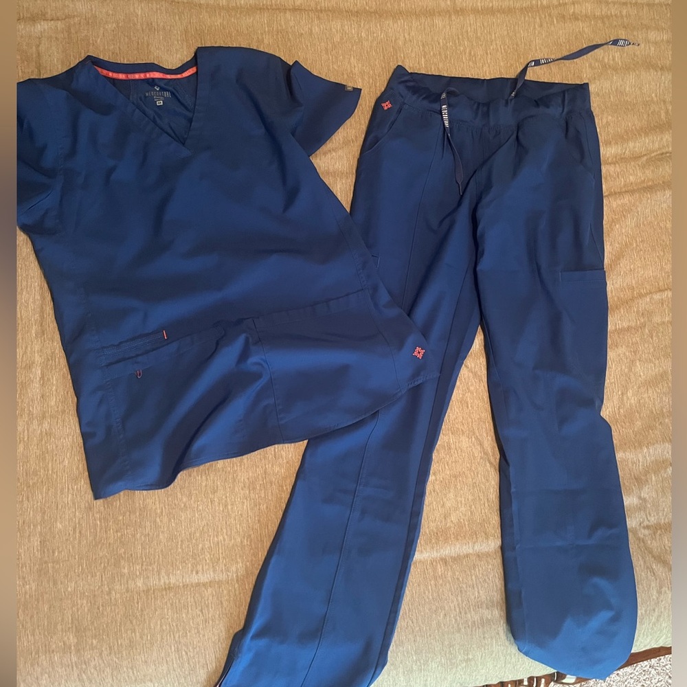 Med couture scrub set medium top, small bottoms